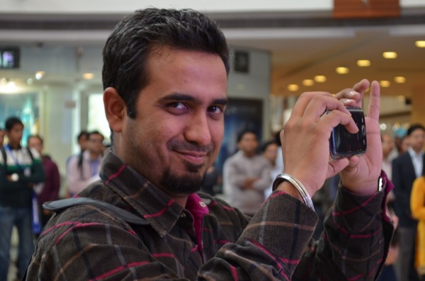Even this photographer (Rajat) is jealous of my having been closer to the vivacious Genelia... 