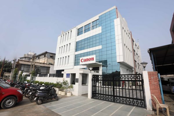 Canon has CTEC or Canon Technical Excellence Centre in Noida where excellence in infrastructure stimulates excellence in work focus and excellence in strategic inquest into what a consumer wants.