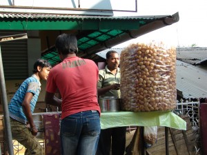 Bamboo Flat - Venkat's tea-shop is next to this puchka wala