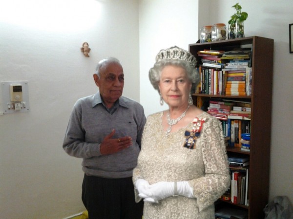 Another dive into imagination where the Queen comes to meet my father...