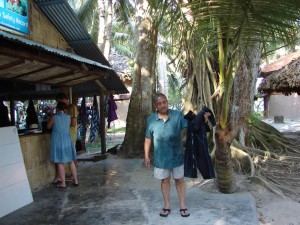 All that remains with me is a wet dress that I fondly hold in my hands... the diving suit that I wore to go dive into the Andaman Sea!