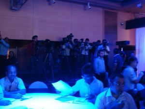 The camera regiment... at the SIII launch! What were they capturing, I wonder... people... machines... or emotions?