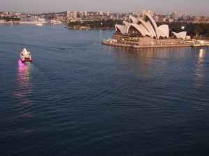 A twilight shot of the Opera House from the bridge...