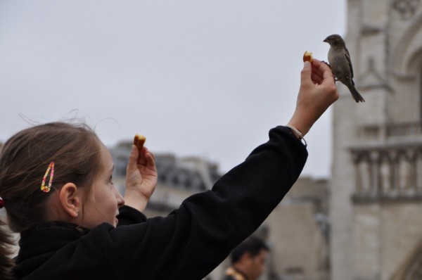 Yes, this little girl in Paris was happy... and fascinated...