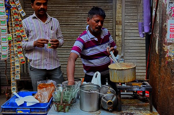 Vendors on the streets of Delhi - The tea stall