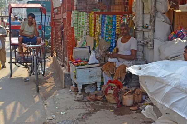 Vendors on the streets of Delhi - Paan-wala and cigarettes 