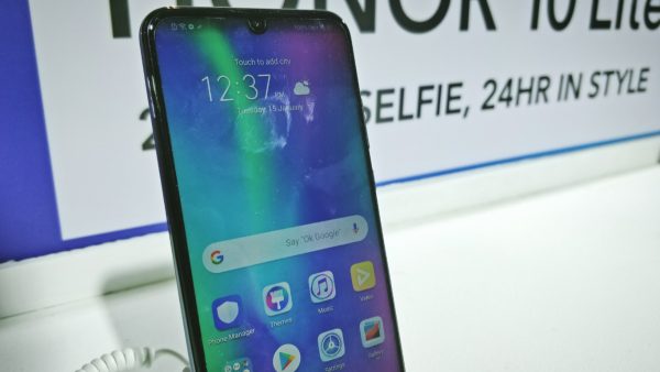 Honor 10 Lite_the smartphone with a 24HR in Style attitude