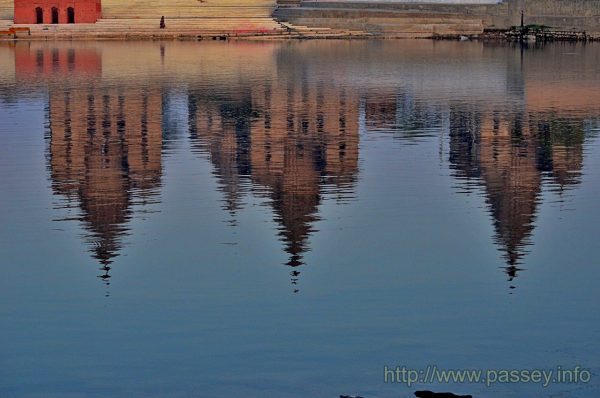 Orchha_the chhatris as reflections in the morning light