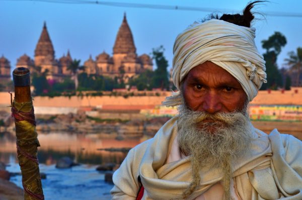 Orchha_one of the pujaris rushing to his position in some temple